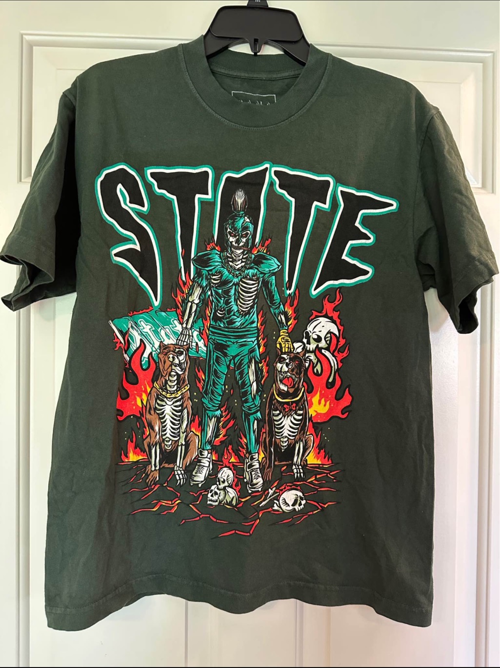 Sana State Skeleton Dogs Graphic T-Shirt Small